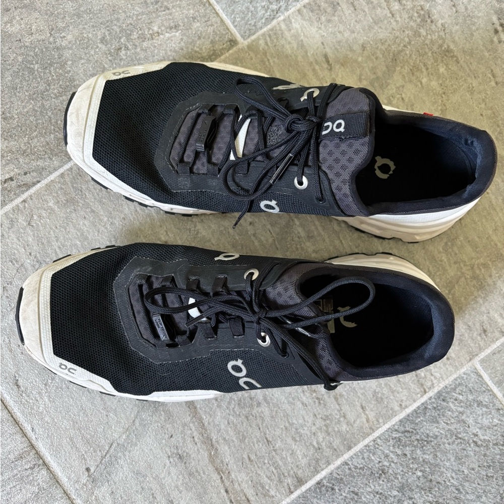 !SOLD! On Running Cloudmonster Sneakers, Black and White, Mens size 9
